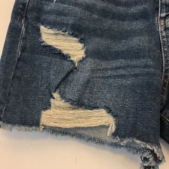So super high rise denim  distressed shorts Size 9/29W NWT - Picture 4 of 6